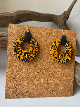 Load image into Gallery viewer, Joy earrings 020
