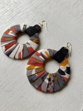 Load image into Gallery viewer, Joy earrings 14
