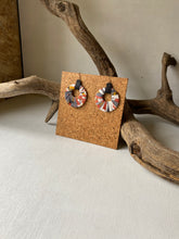 Load image into Gallery viewer, Joy earrings 14
