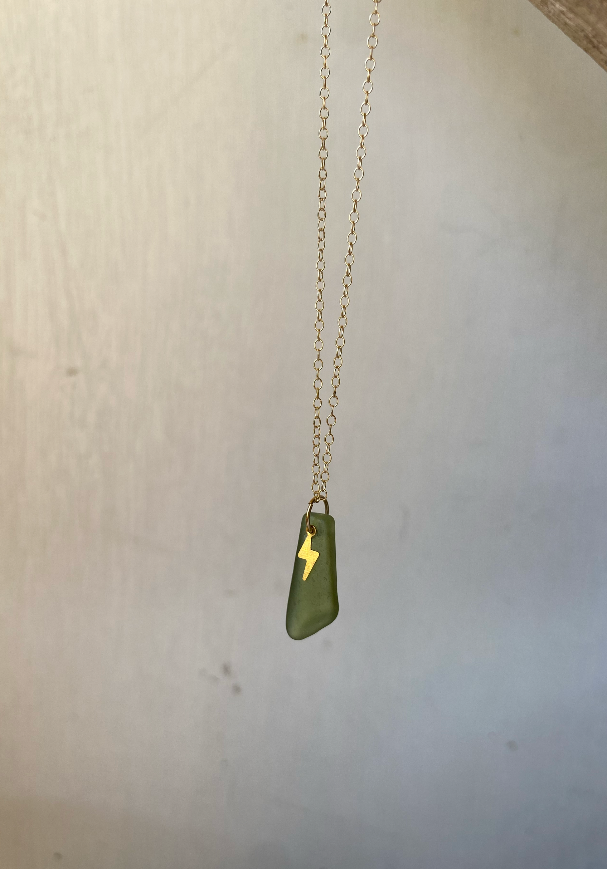 Joy sea glass necklace: Brass bolt (green)