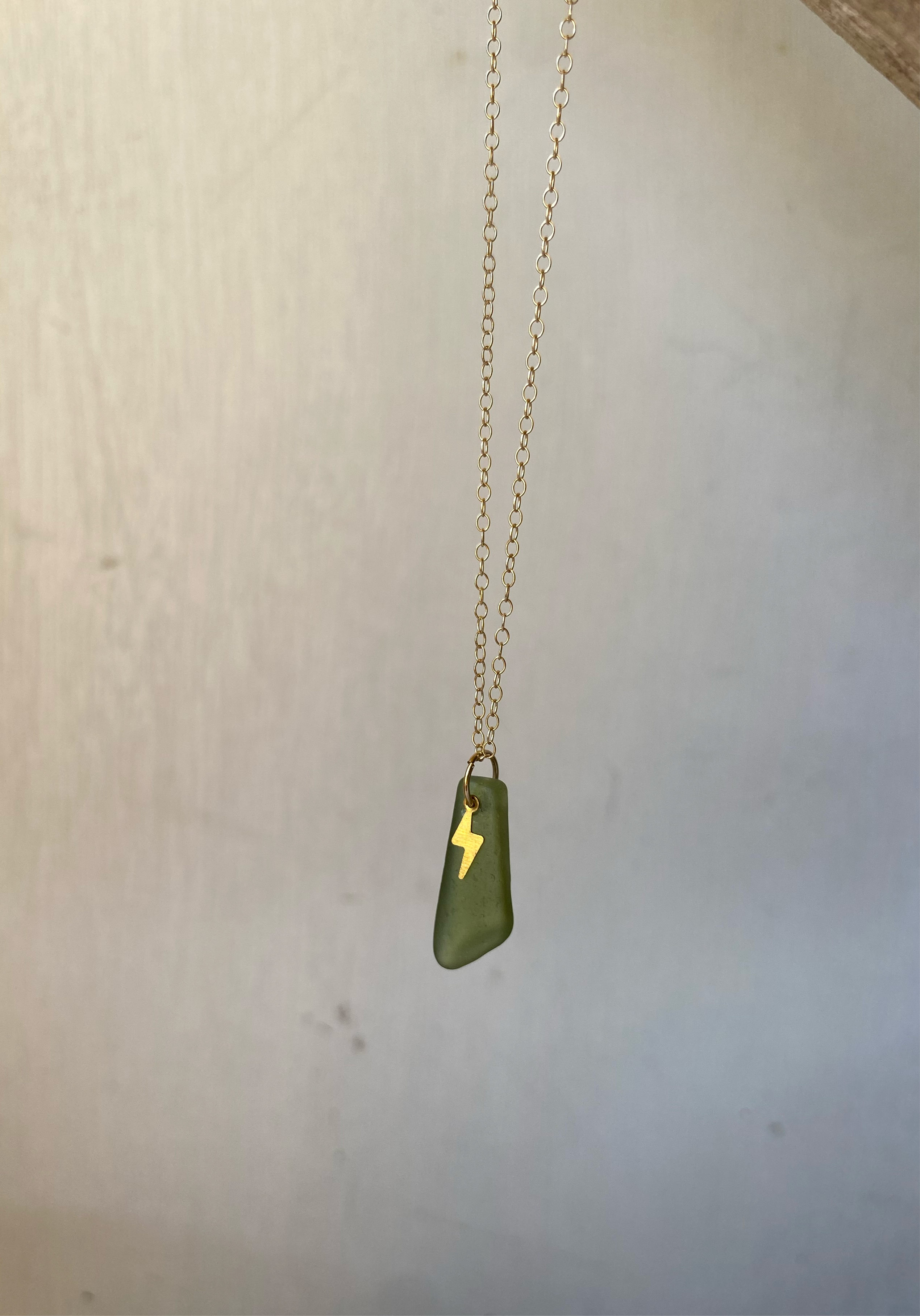 Joy sea glass necklace: Brass bolt (green)