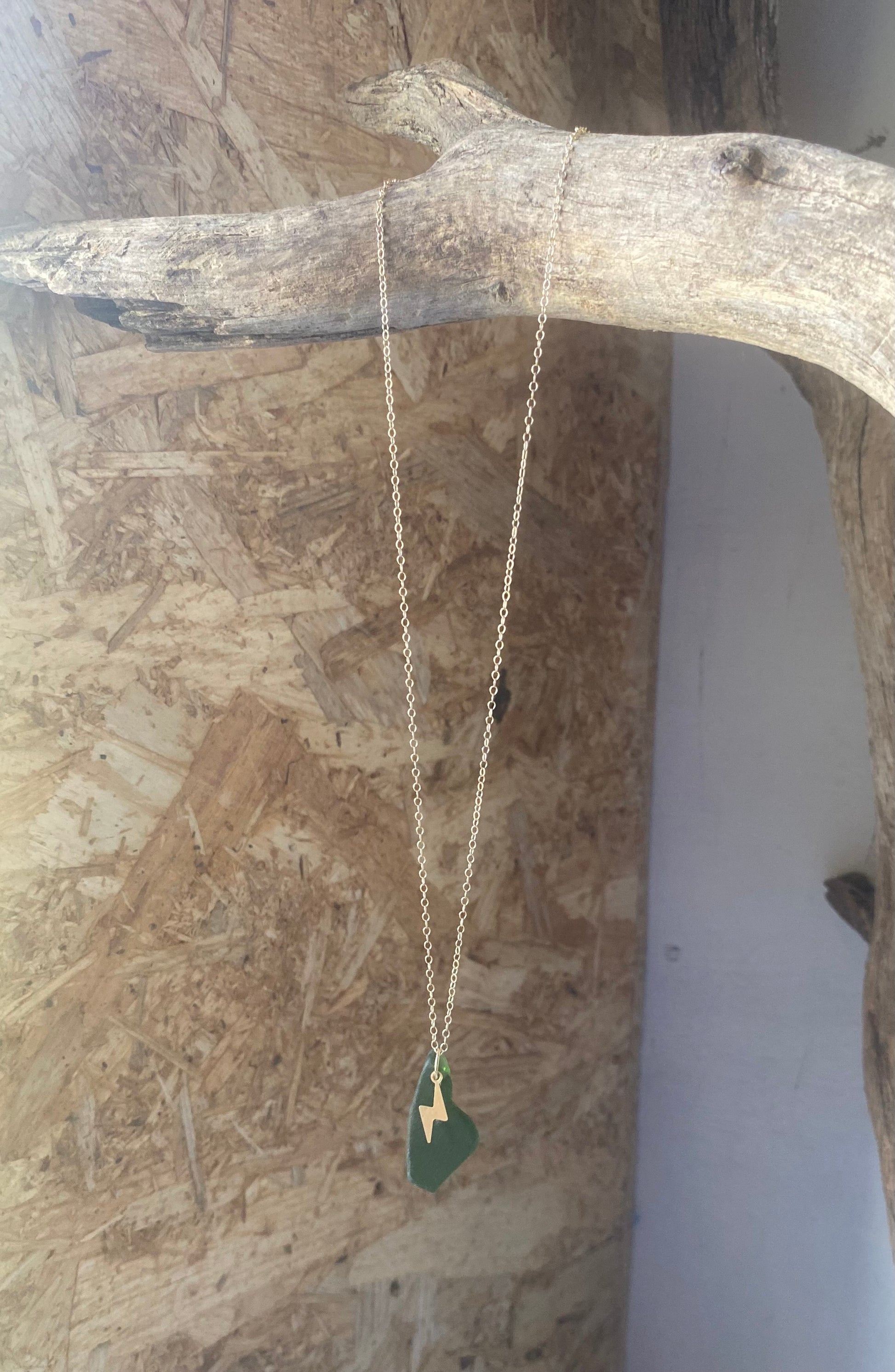 Joy sea glass necklace: Brass bolt (green)