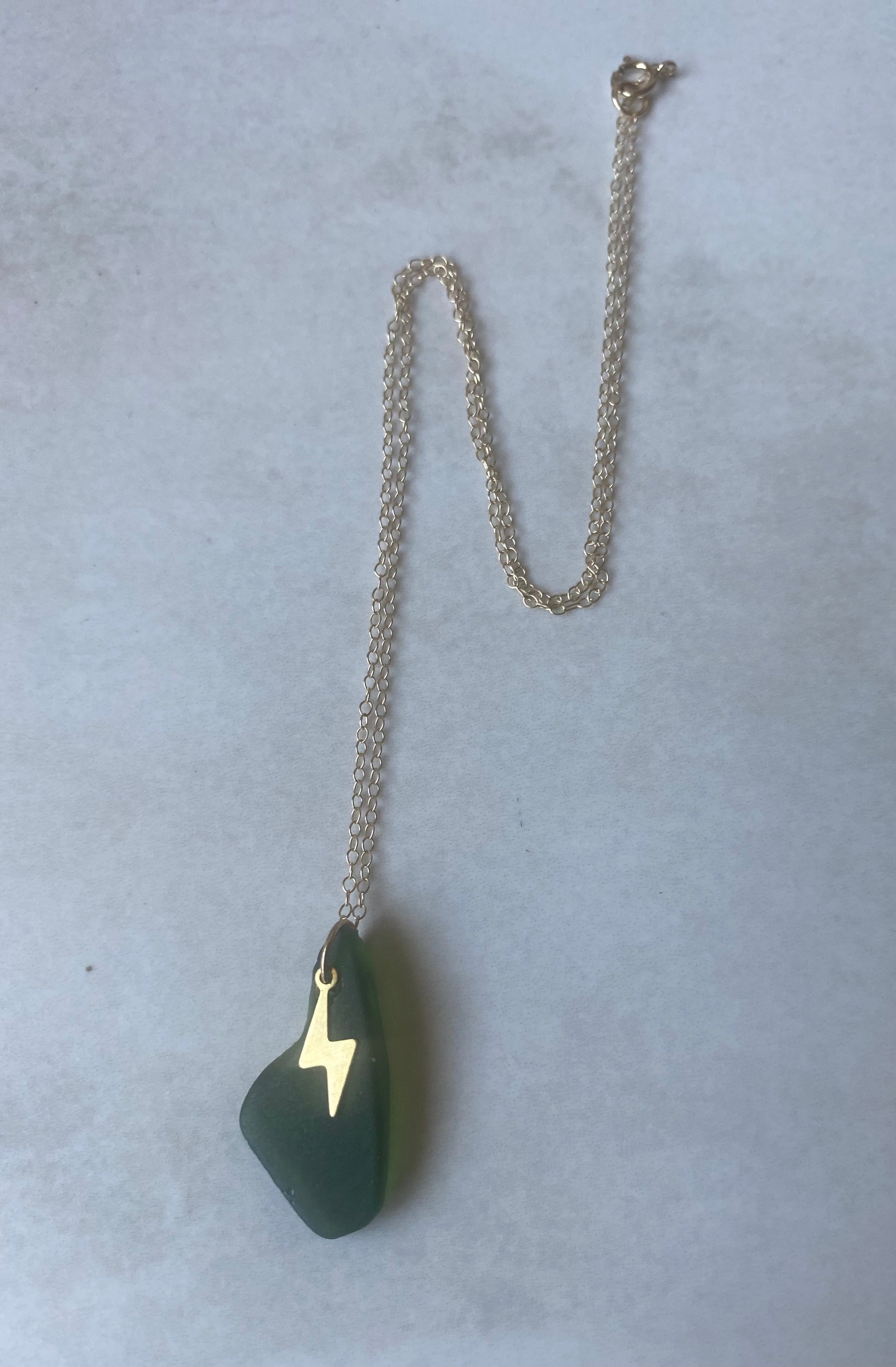 Joy sea glass necklace: Brass bolt (green)