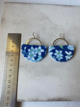 Load image into Gallery viewer, Joy Earrings 067
