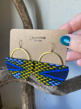 Load image into Gallery viewer, Joy Earrings 066
