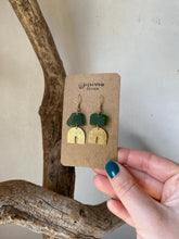 Load image into Gallery viewer, Joy Sea Glass Earrings 069
