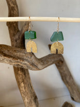 Load image into Gallery viewer, Joy Sea Glass Earrings 069
