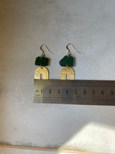 Load image into Gallery viewer, Joy Sea Glass Earrings 069
