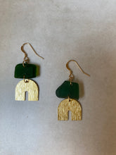 Load image into Gallery viewer, Joy Sea Glass Earrings 069
