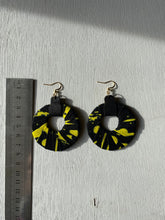 Load image into Gallery viewer, Joy earrings 01 - vibrant yellow and black
