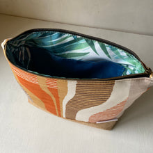 Load image into Gallery viewer, Joy Wash Bag 03
