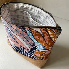 Load image into Gallery viewer, Joy Wash Bag 02
